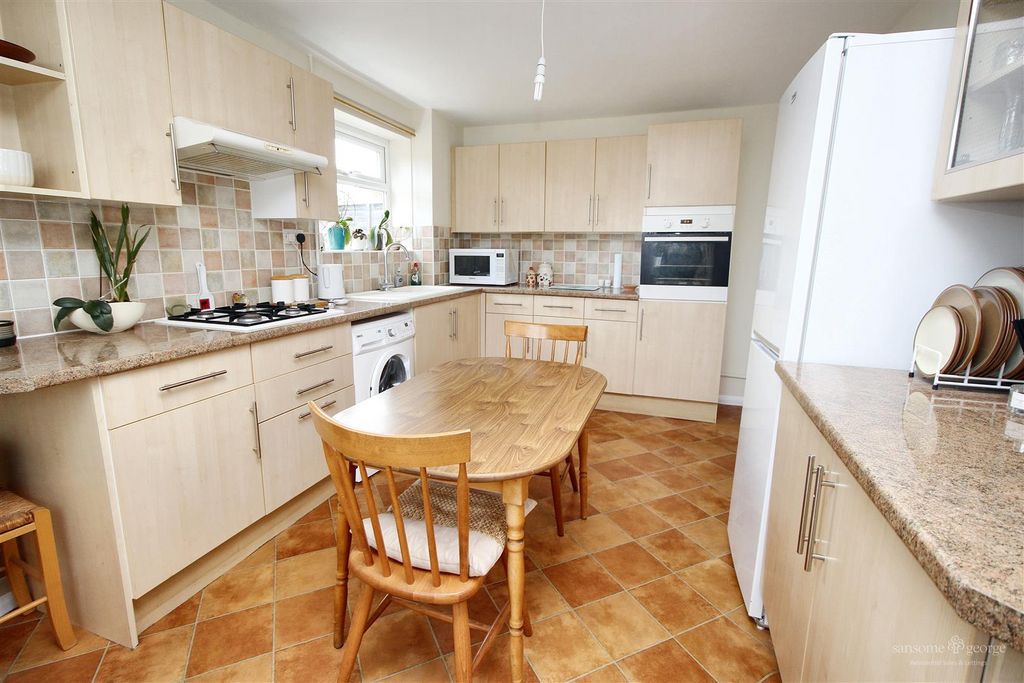 Property photo 2 of 15 Kitchen