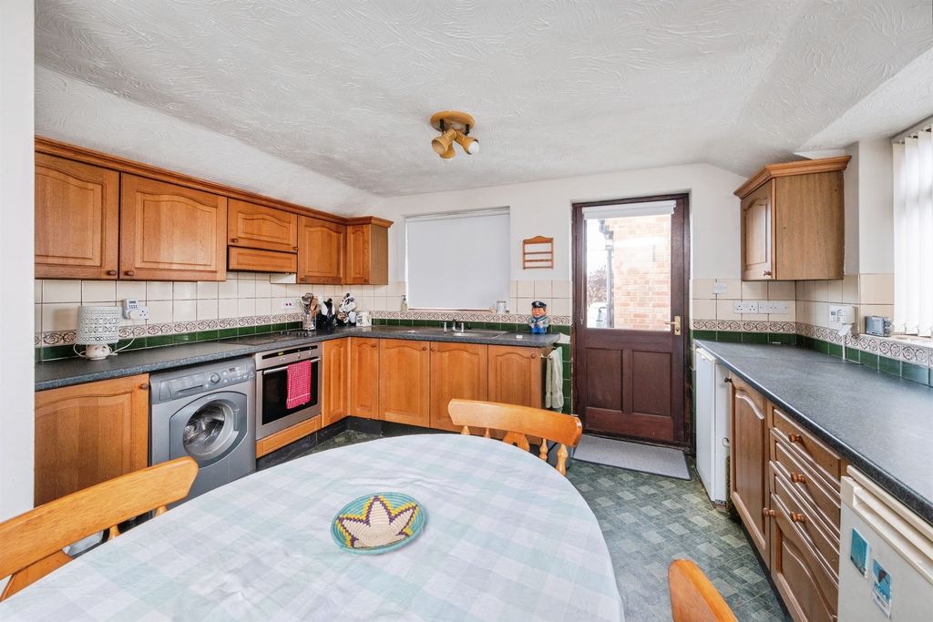 Property photo 3 of 19