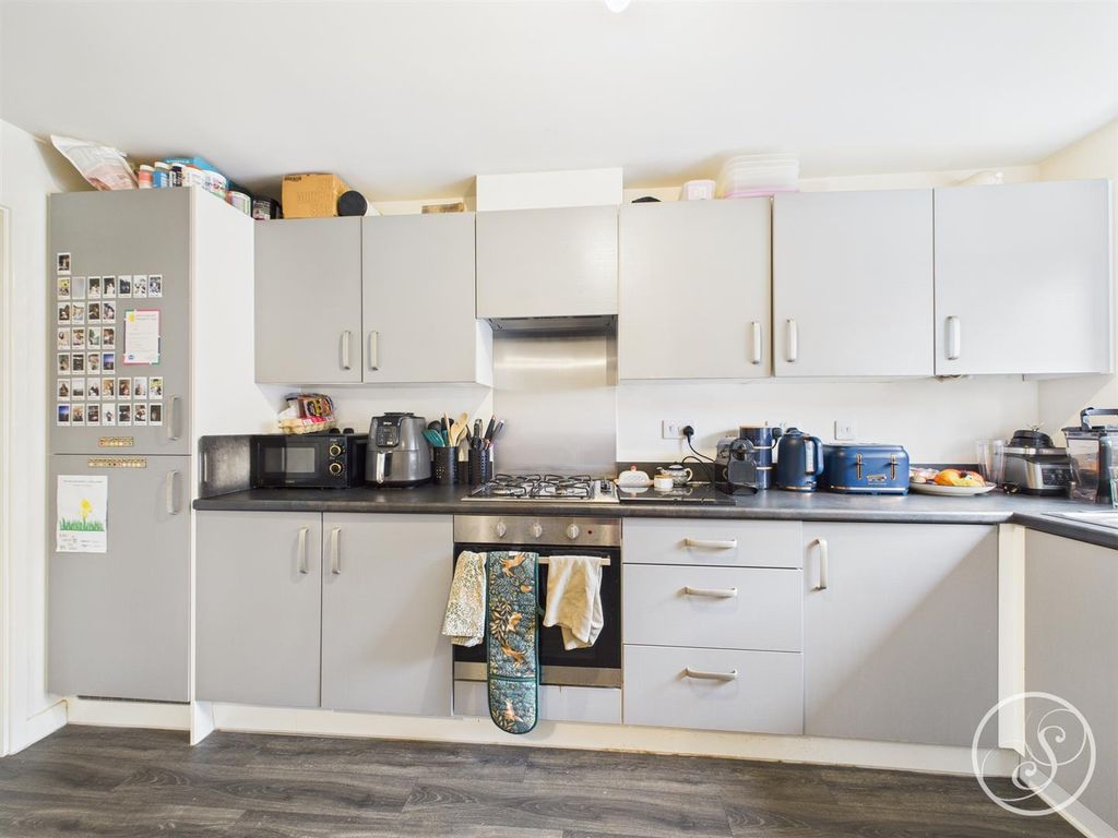 Property photo 2 of 23 Kitchen/Diner
