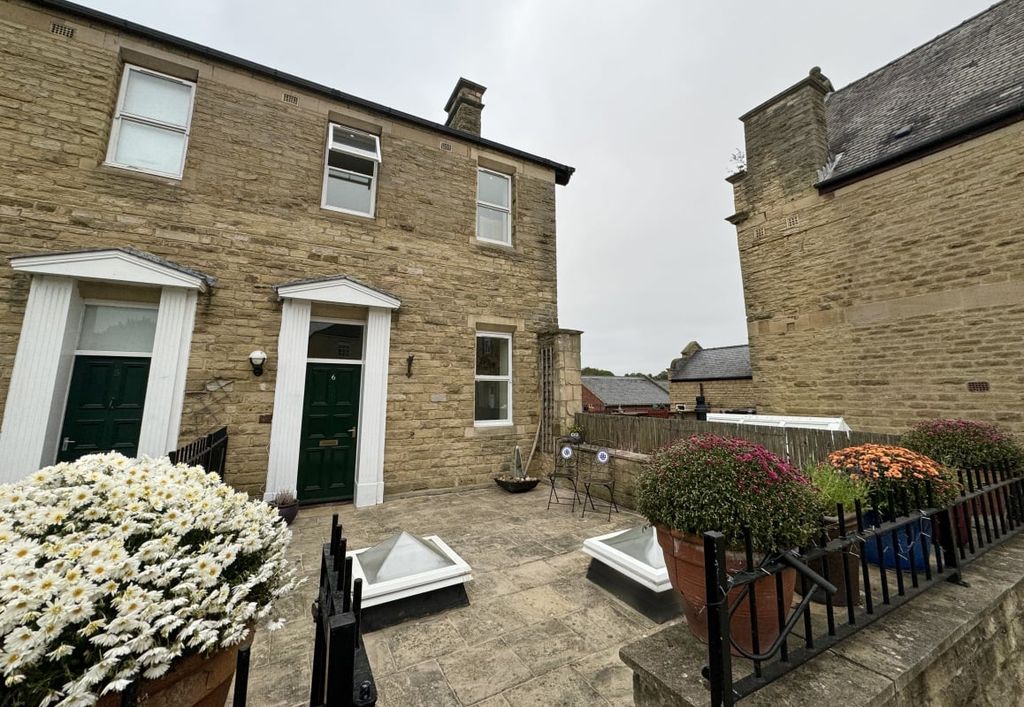 Property photo 3 of 28