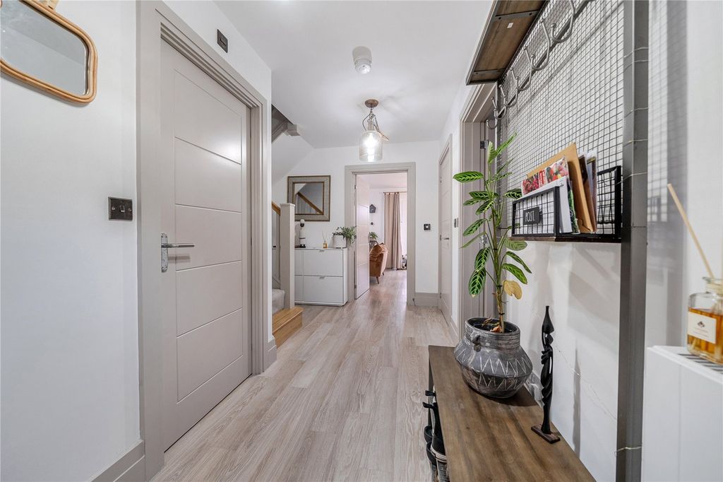 Property photo 3 of 21 Picture No. 13