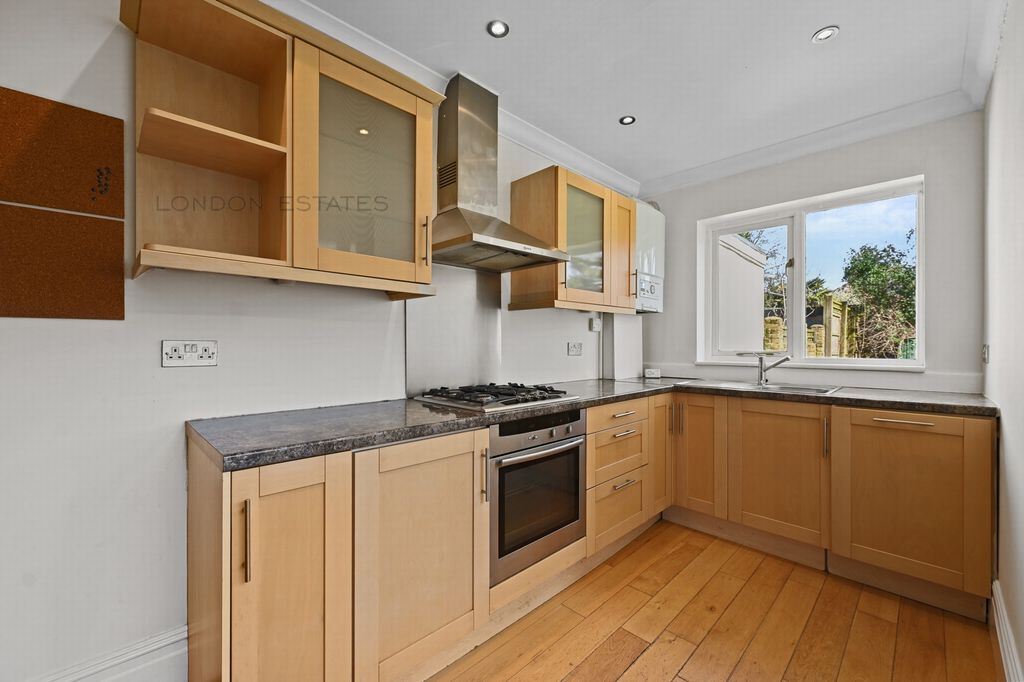 Property photo 1 of 10 Photo 6