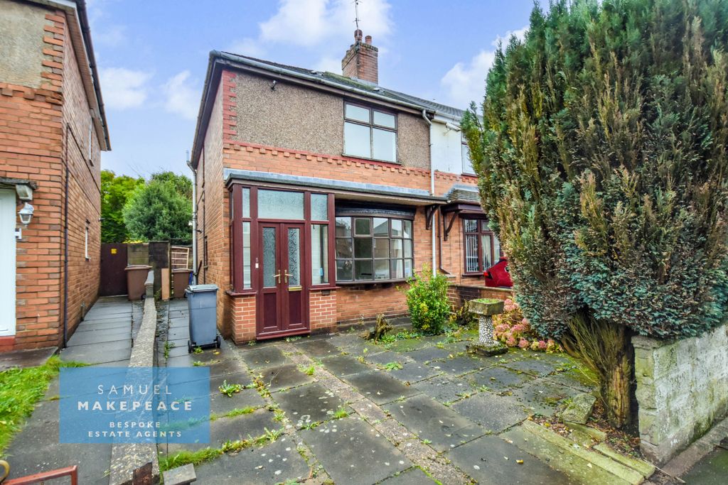 Property photo 1 of 20 Three Bedroom Town House Property - Great Investment Opportunity!