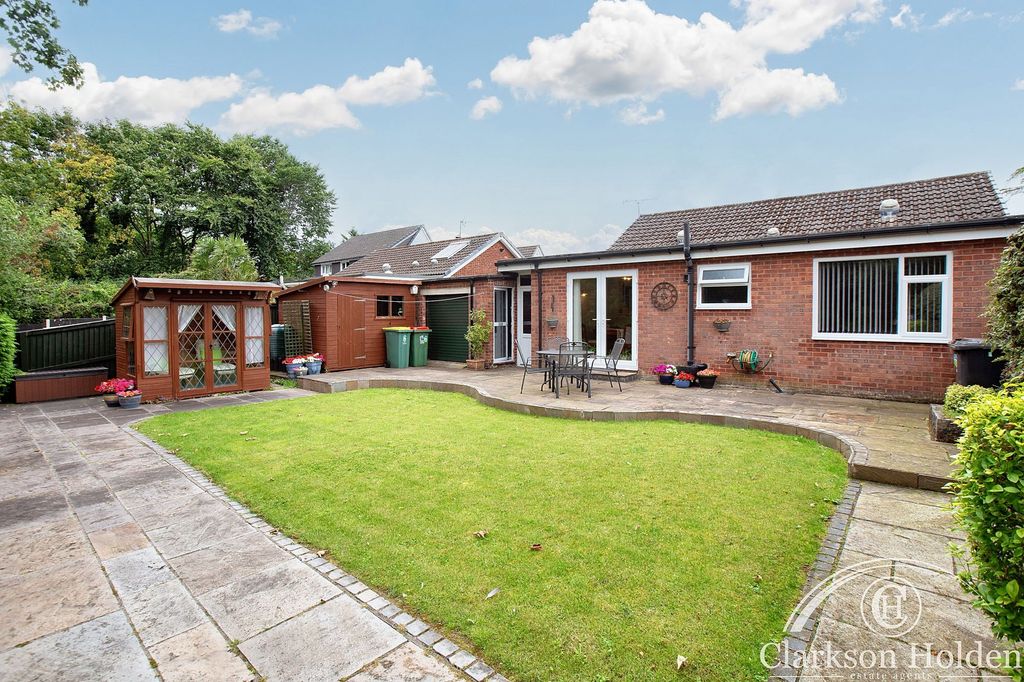 Property photo 2 of 32