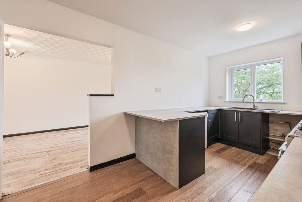 Property photo 2 of 14 Photo