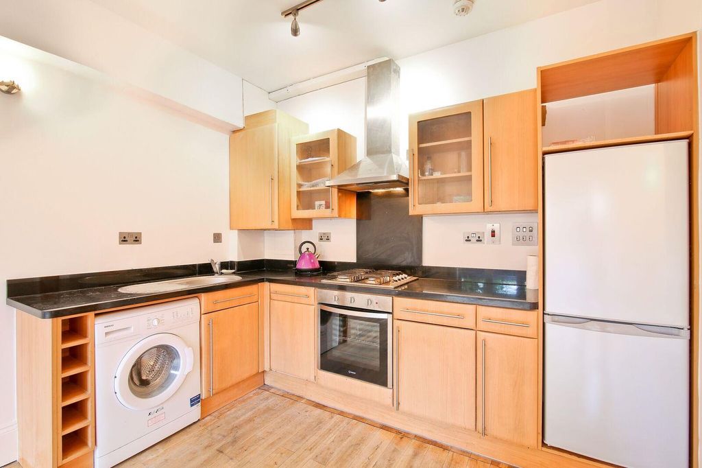Property photo 3 of 12