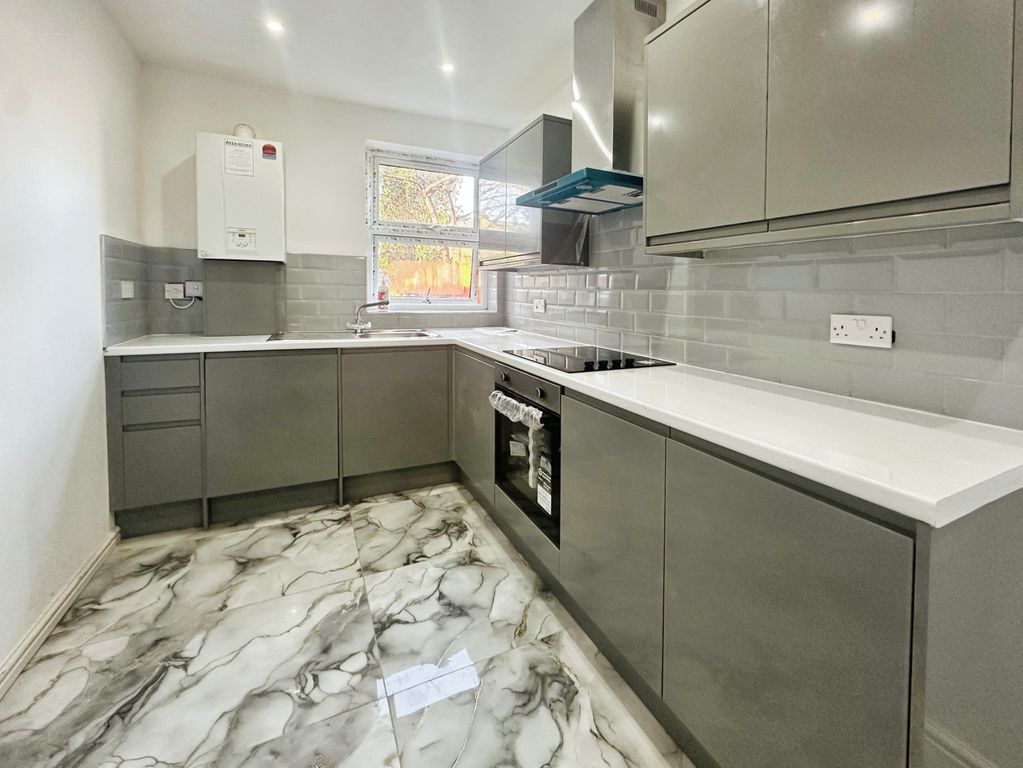 Property photo 3 of 13 Kitchen