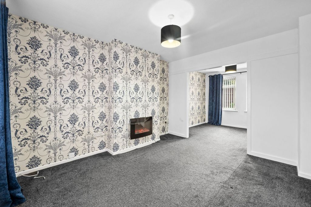 Property photo 3 of 33
