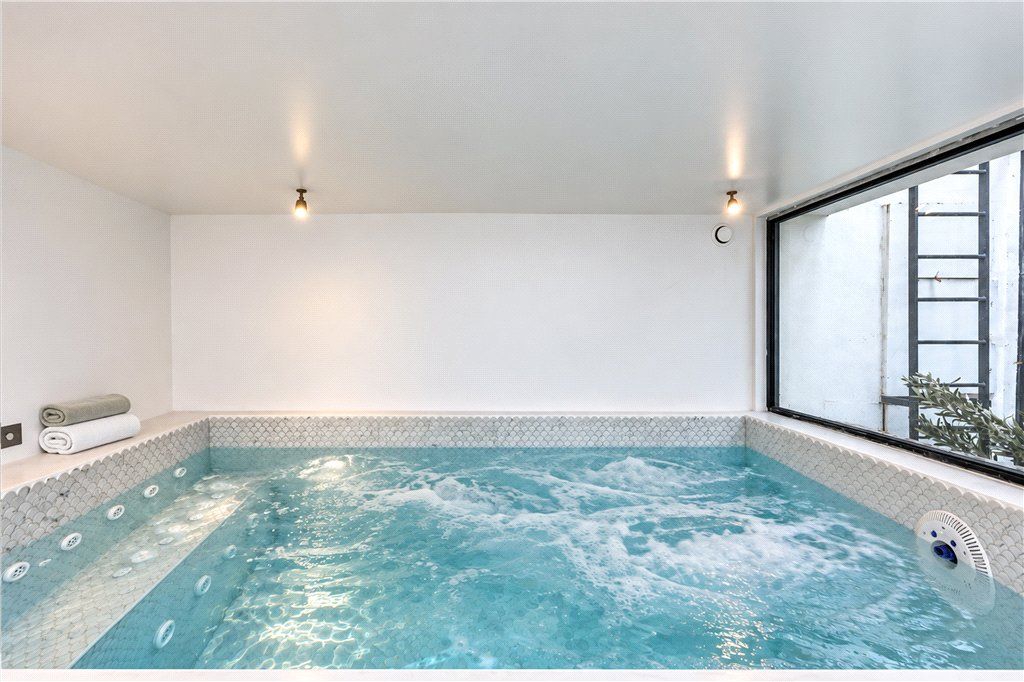 Phillimore Terrace, London W8 photo 5
