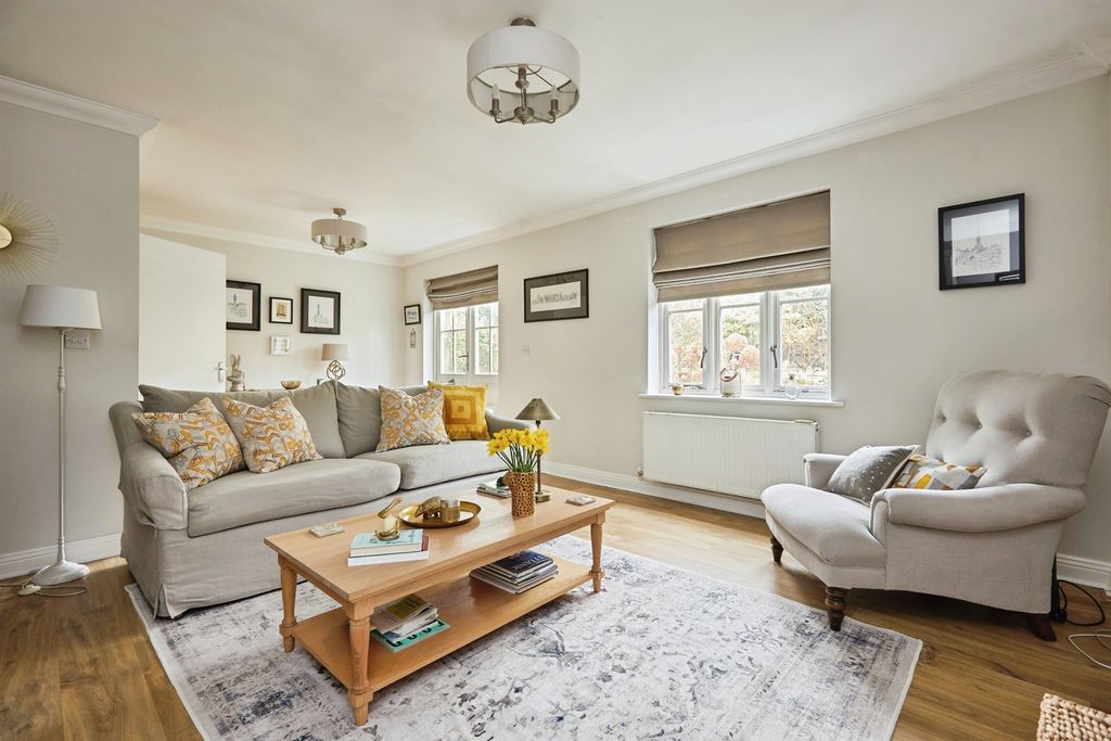 Property photo 2 of 18