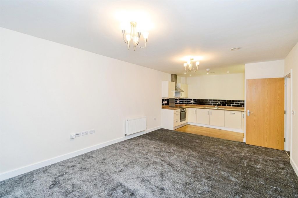 Property photo 3 of 19