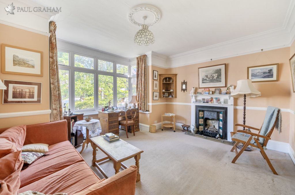 Property photo 2 of 17 Ebef789F-26c8-444c-8Aae-E8Ae09473723