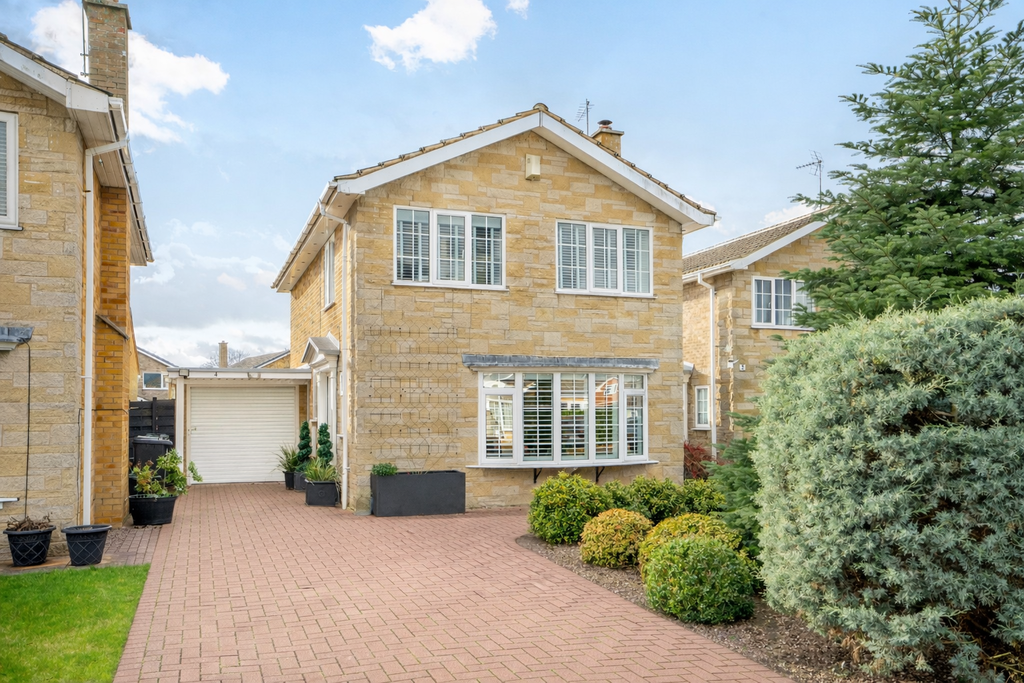 Property photo 1 of 21 Front (Exterior)