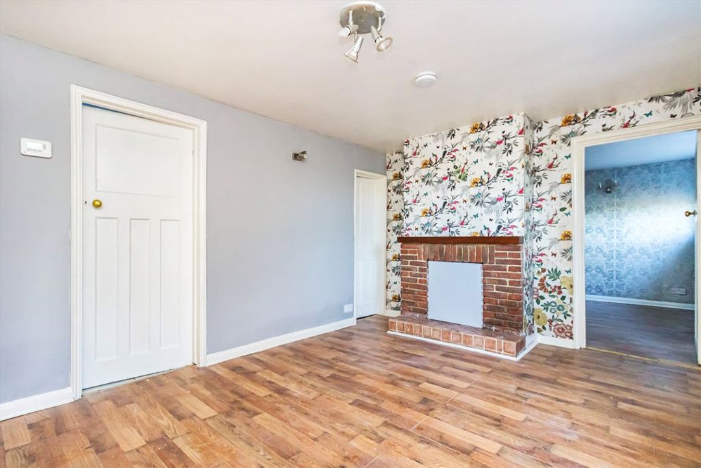 Property photo 3 of 6