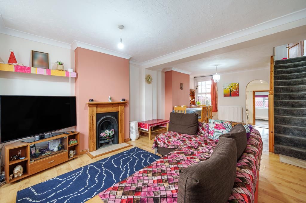 Property photo 3 of 11 Living Room