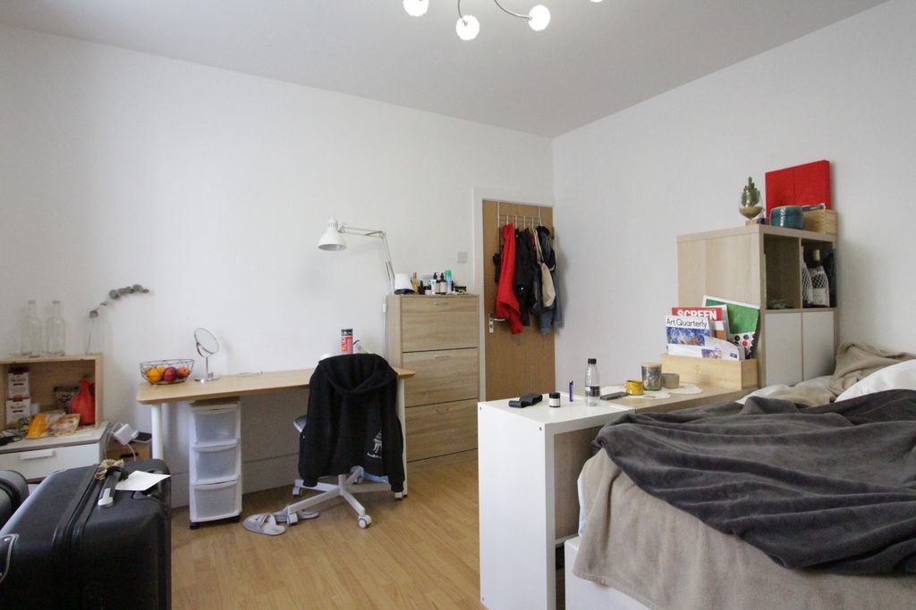 Property photo 2 of 6