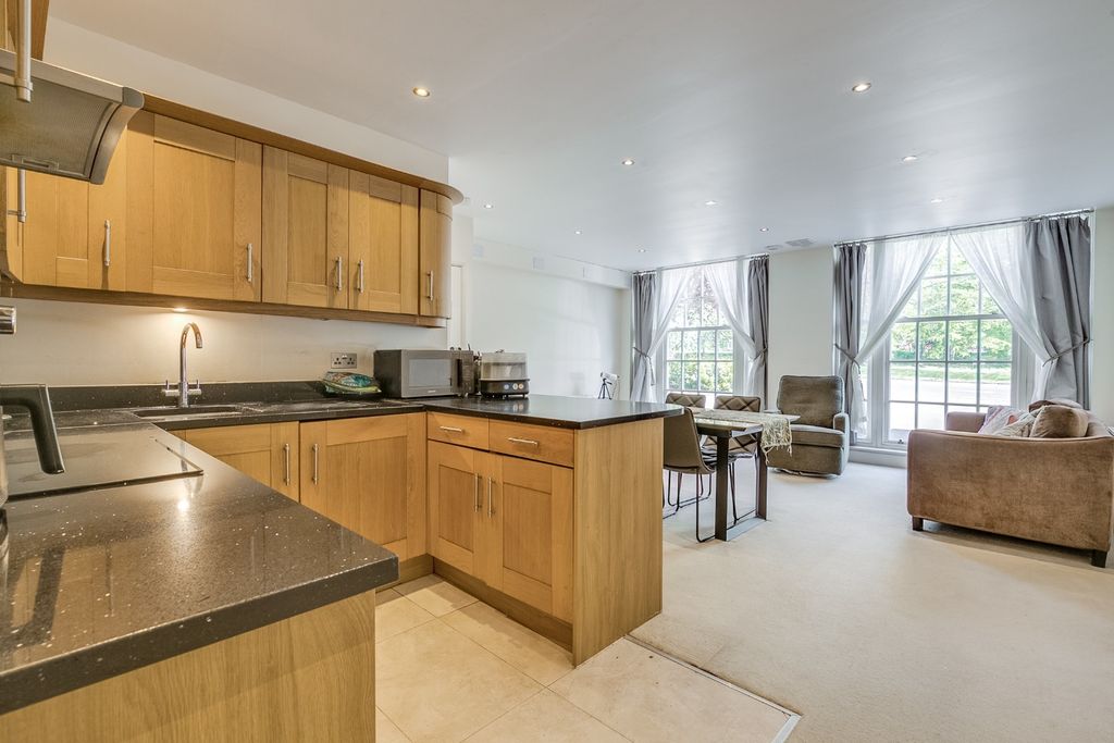 Property photo 3 of 13 4908715