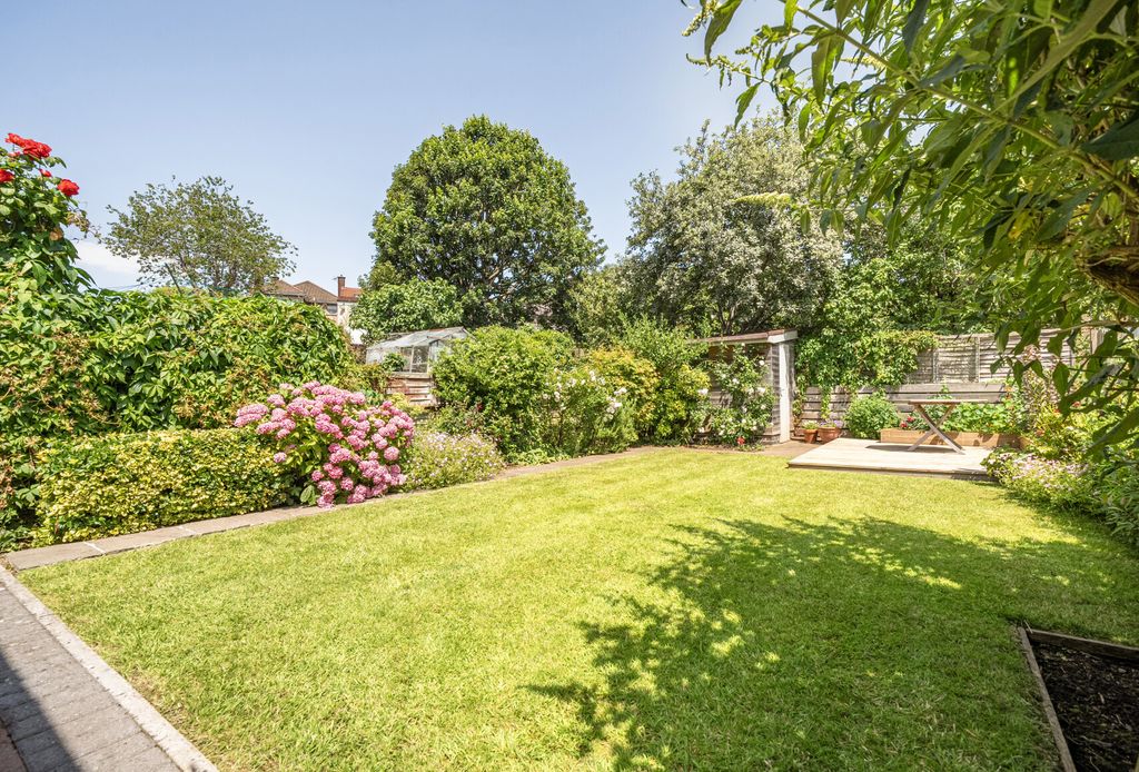 Property photo 1 of 21 Garden