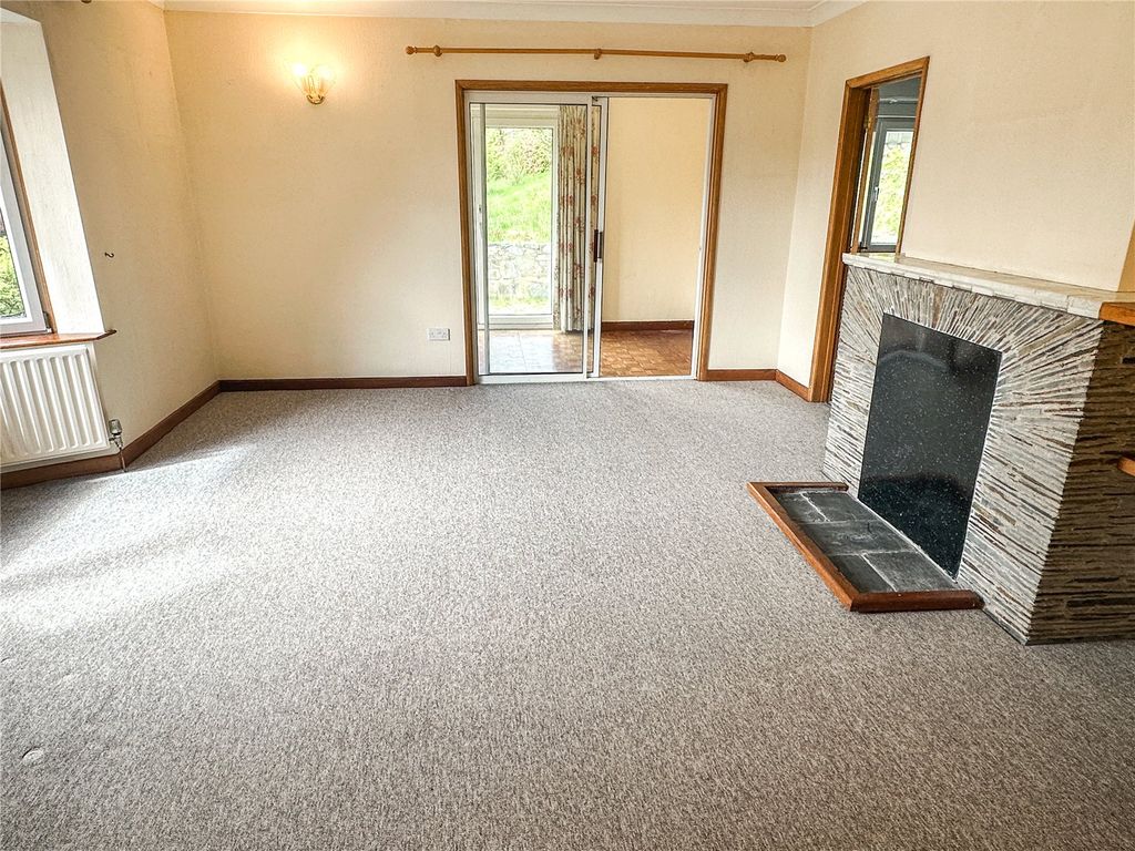 Property photo 2 of 21 Picture No. 33