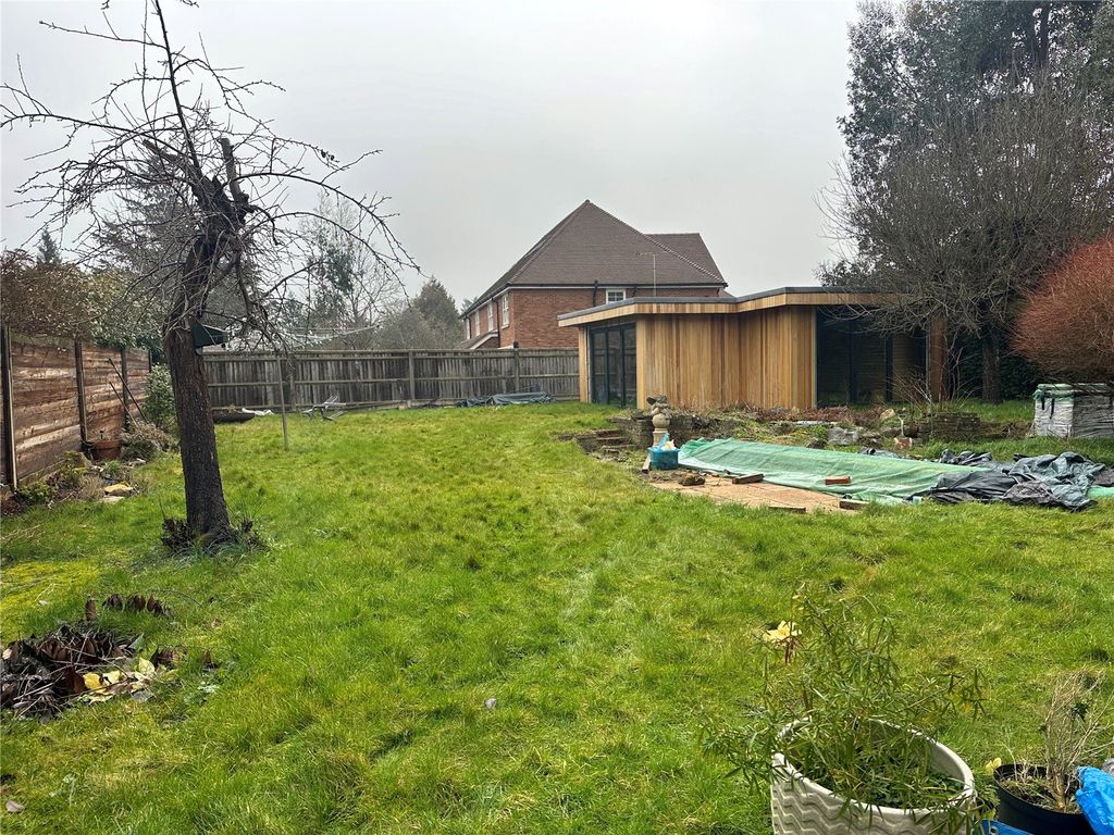 Property photo 2 of 14 Picture No. 16