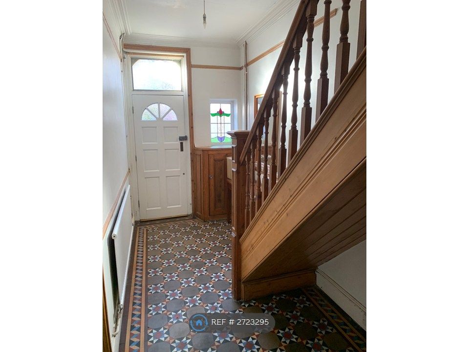 Property photo 3 of 13 Hall