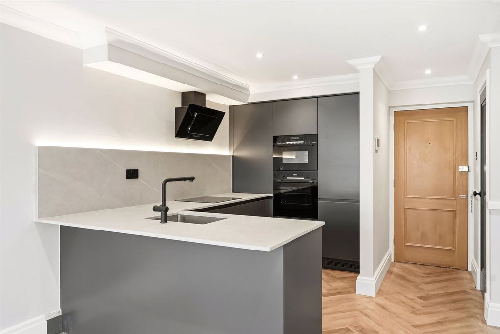 Property photo 3 of 12 Picture No. 11