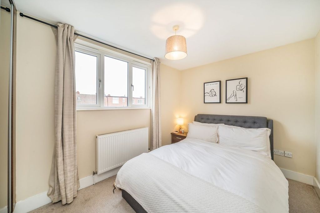 Property photo 3 of 5