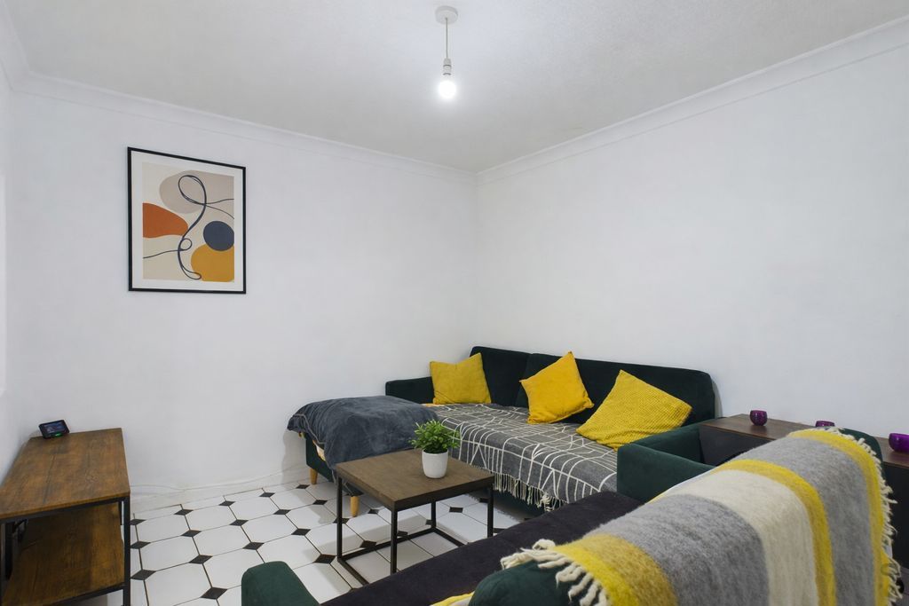 Property photo 1 of 11 Photo 21