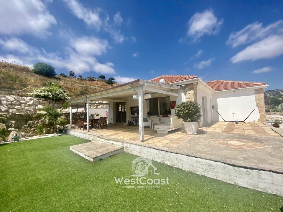 Property photo 1 of 33