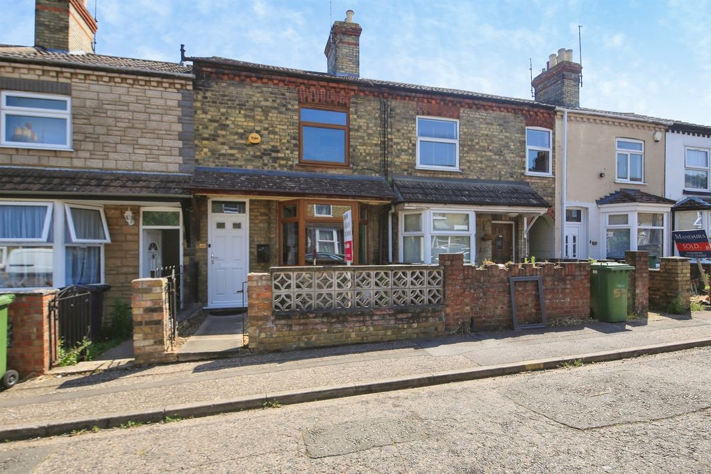 Property photo 1 of 17