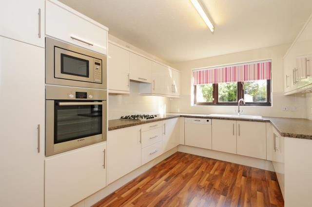 Property photo 2 of 9 Kitchen