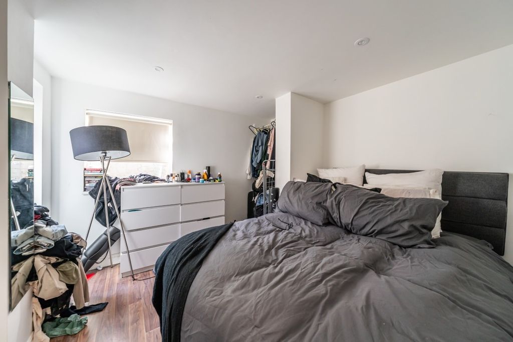 Property photo 3 of 5 1