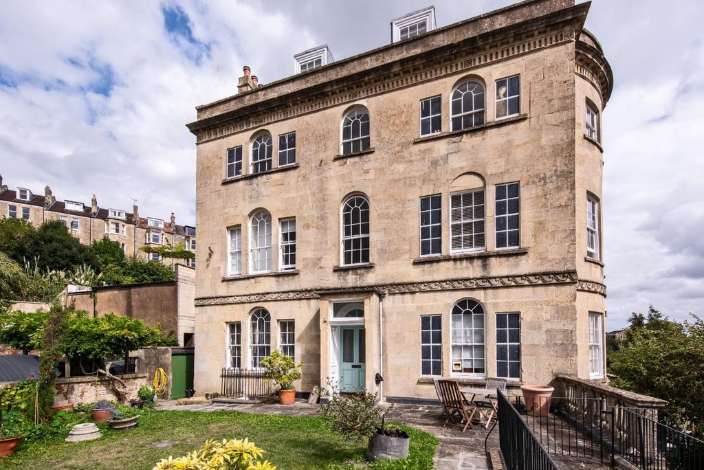 Property photo 1 of 25 Flat 5, 28, Upper East Hayes Bath, Ba1 6Lp-1.Jpg