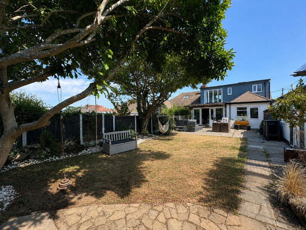 Property photo 2 of 31