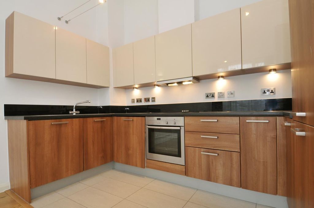 Property photo 2 of 7 Kitchen