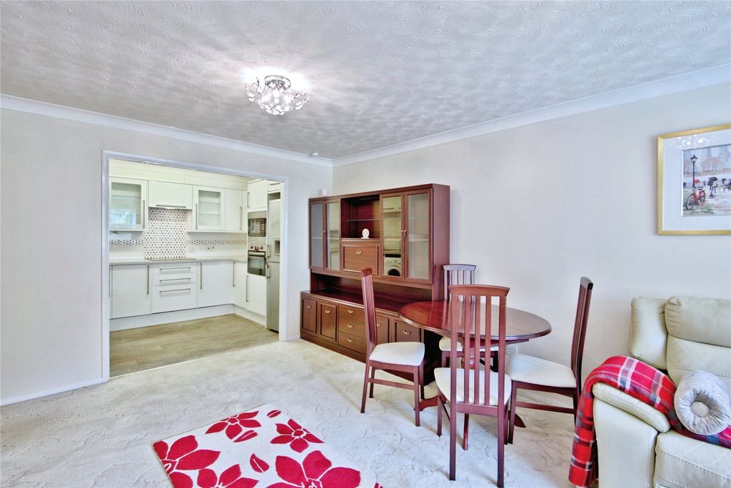 Property photo 2 of 13 Lounge