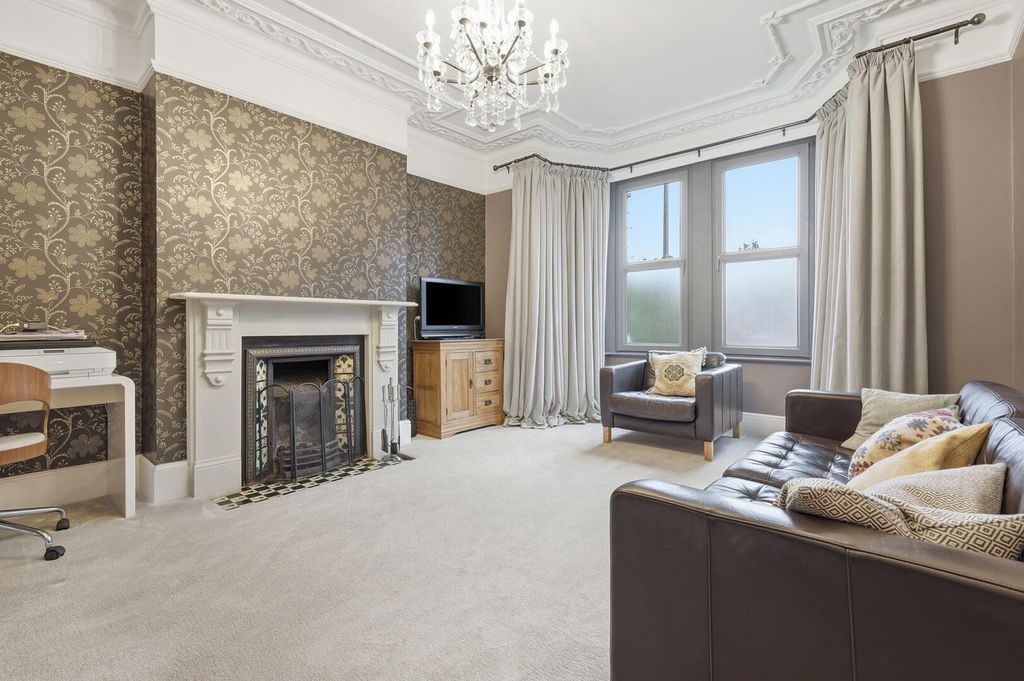 Property photo 3 of 21