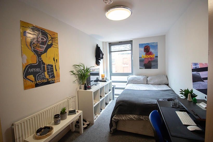Property photo 3 of 9 This Inviting Double Bedroom Features Ample Natura...