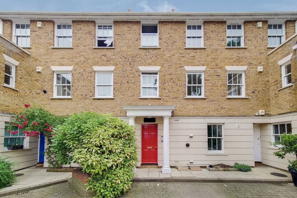 Property photo 3 of 12