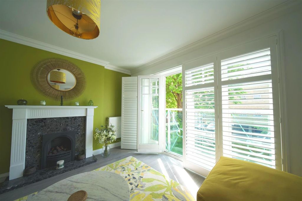Property photo 3 of 17 2 Lounge Doors.Jpg