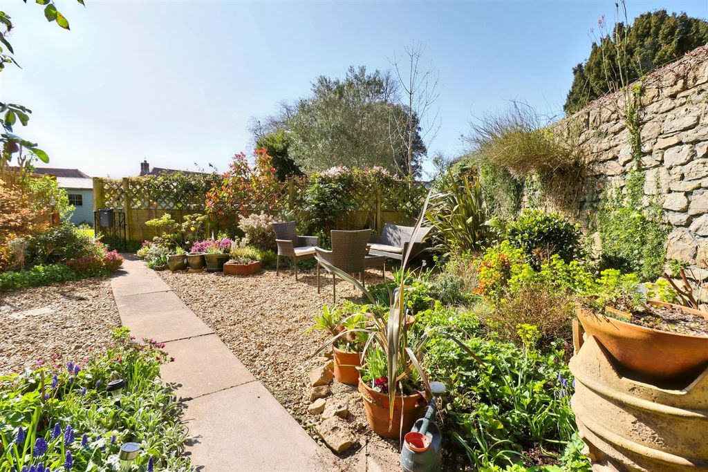 Property photo 2 of 15