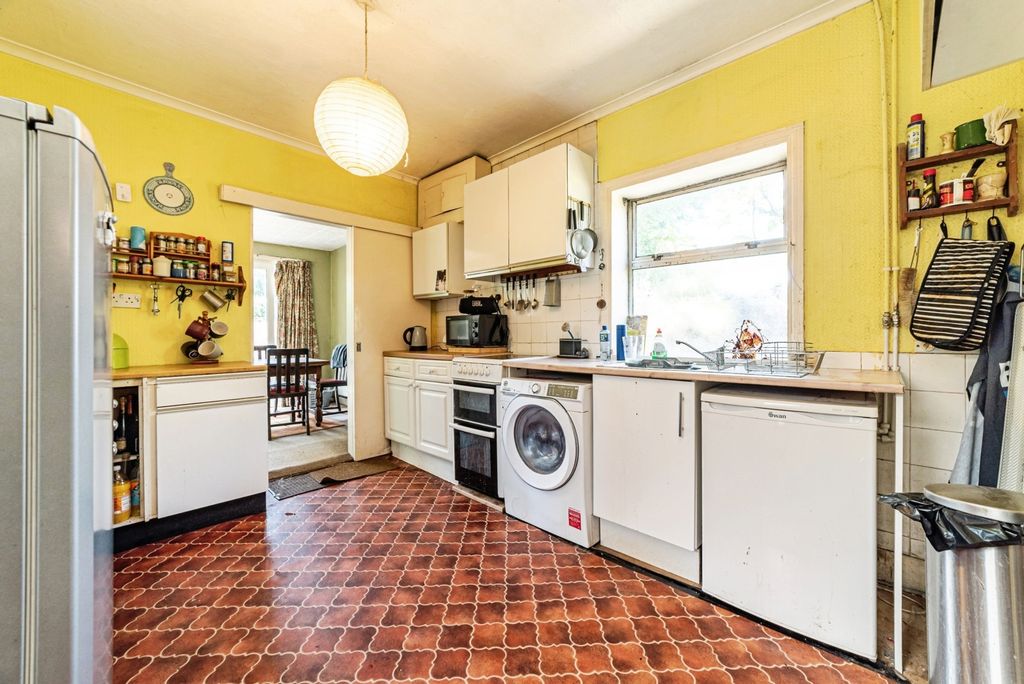 Property photo 2 of 23 Kitchen