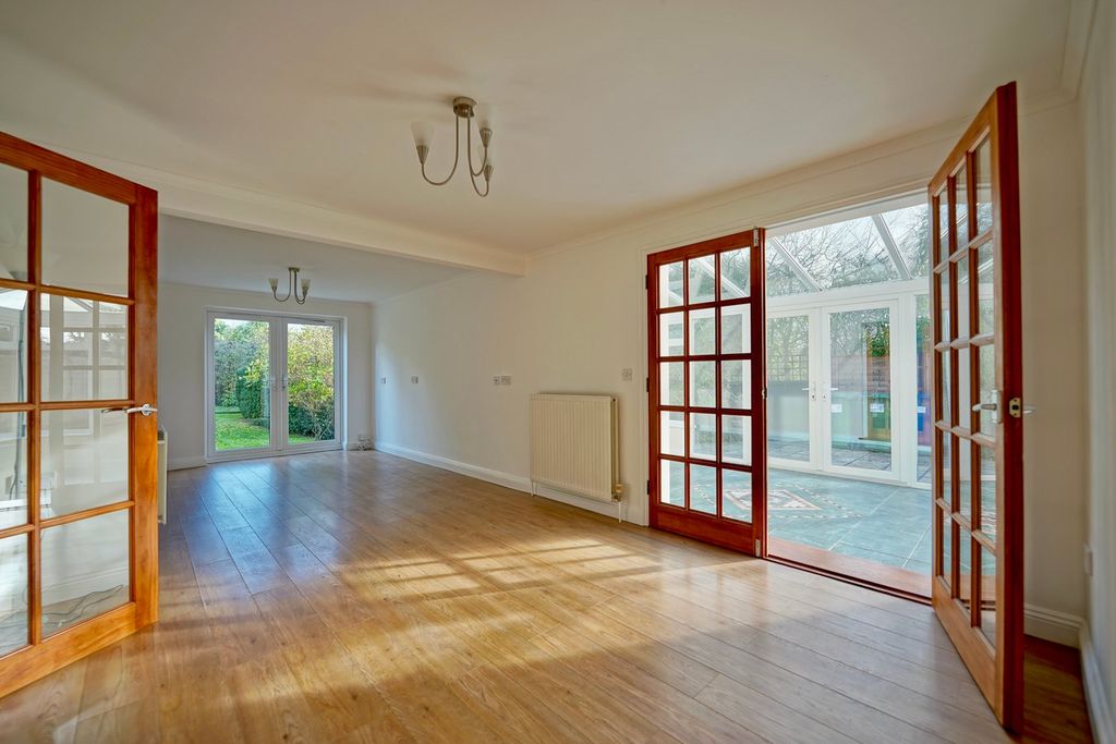 Property photo 2 of 18