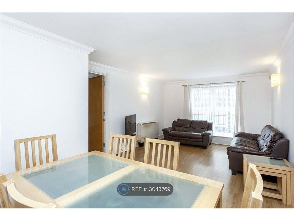 Property photo 1 of 12 Sitting Room