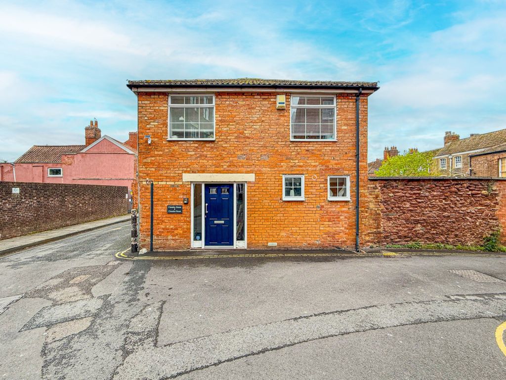 Property photo 1 of 12 4136710