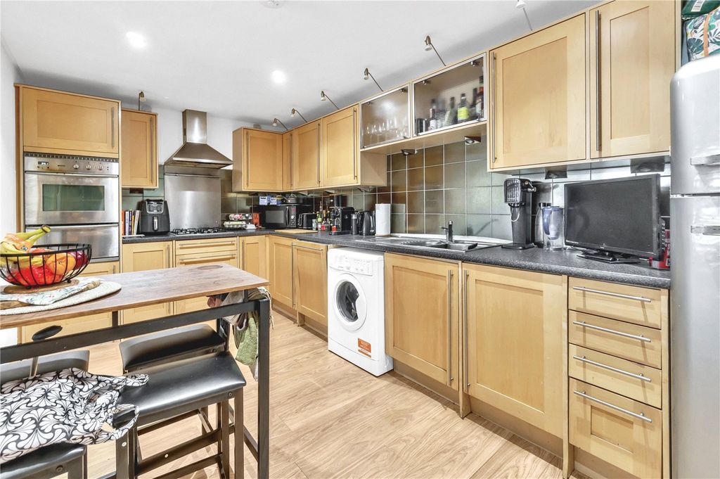 Property photo 2 of 15 Picture No. 23