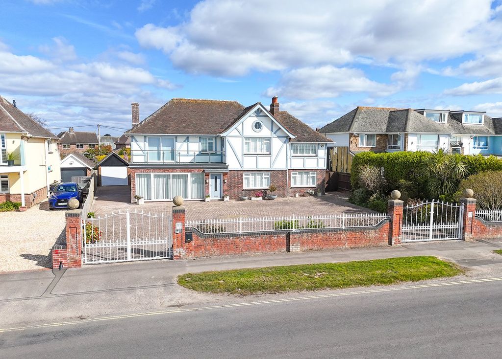 Property photo 2 of 24