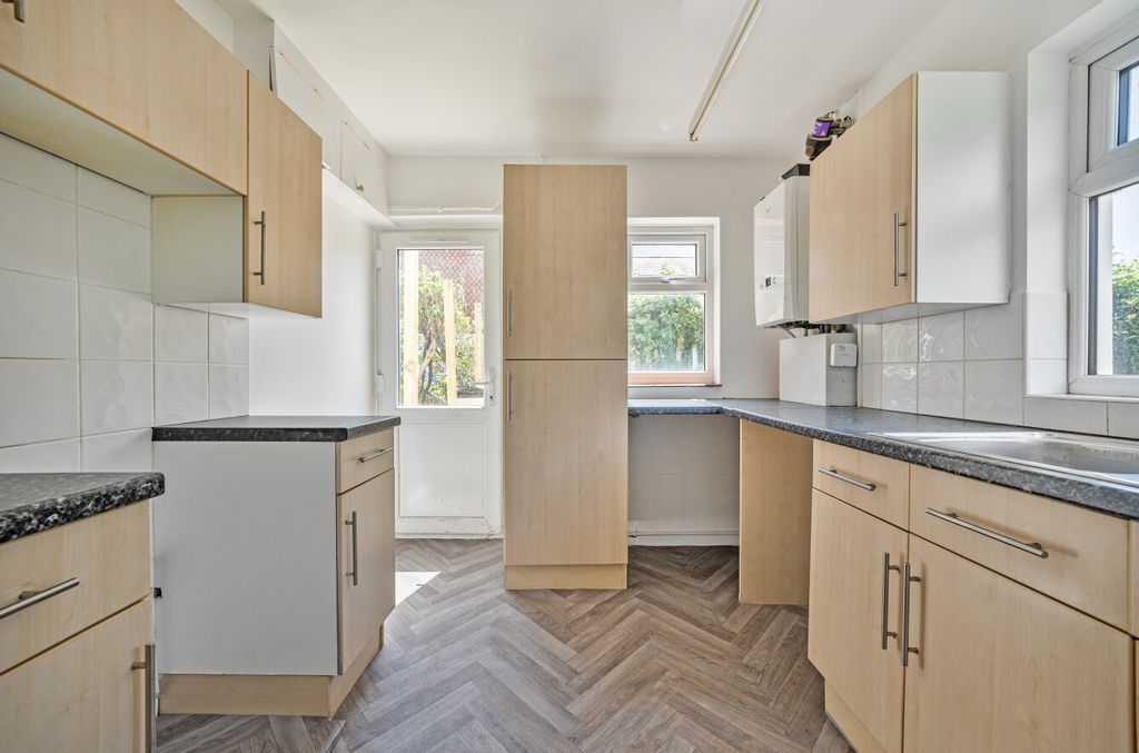 Property photo 3 of 11 1318252-1-686d1Ac...