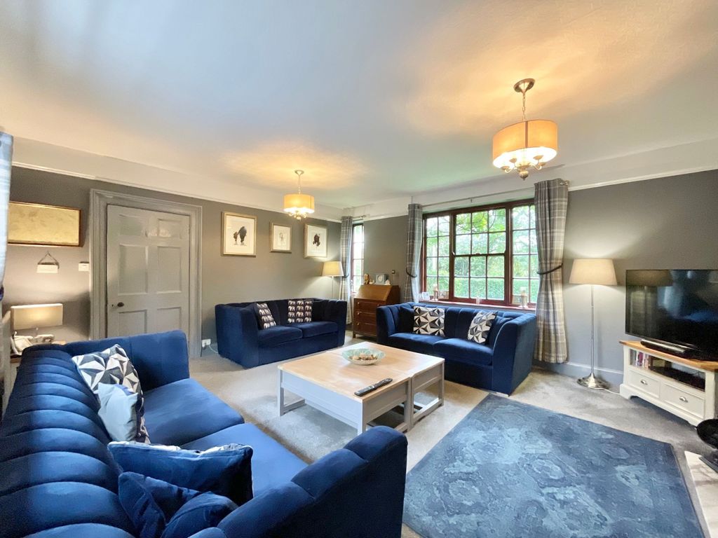 Property photo 3 of 40