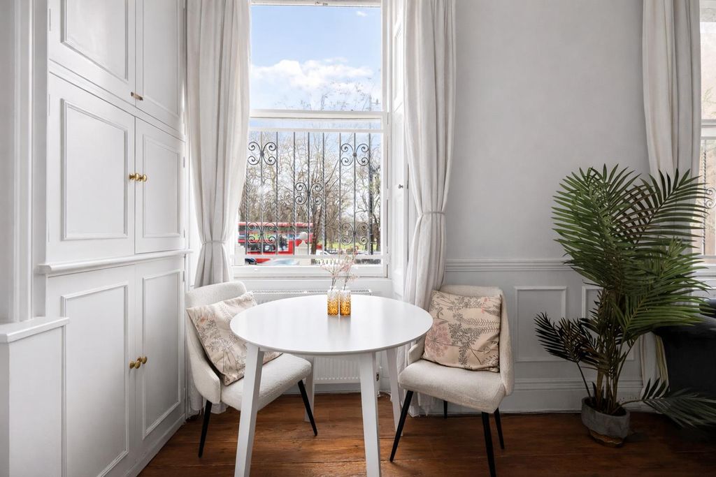 Property photo 3 of 8 Bedroom